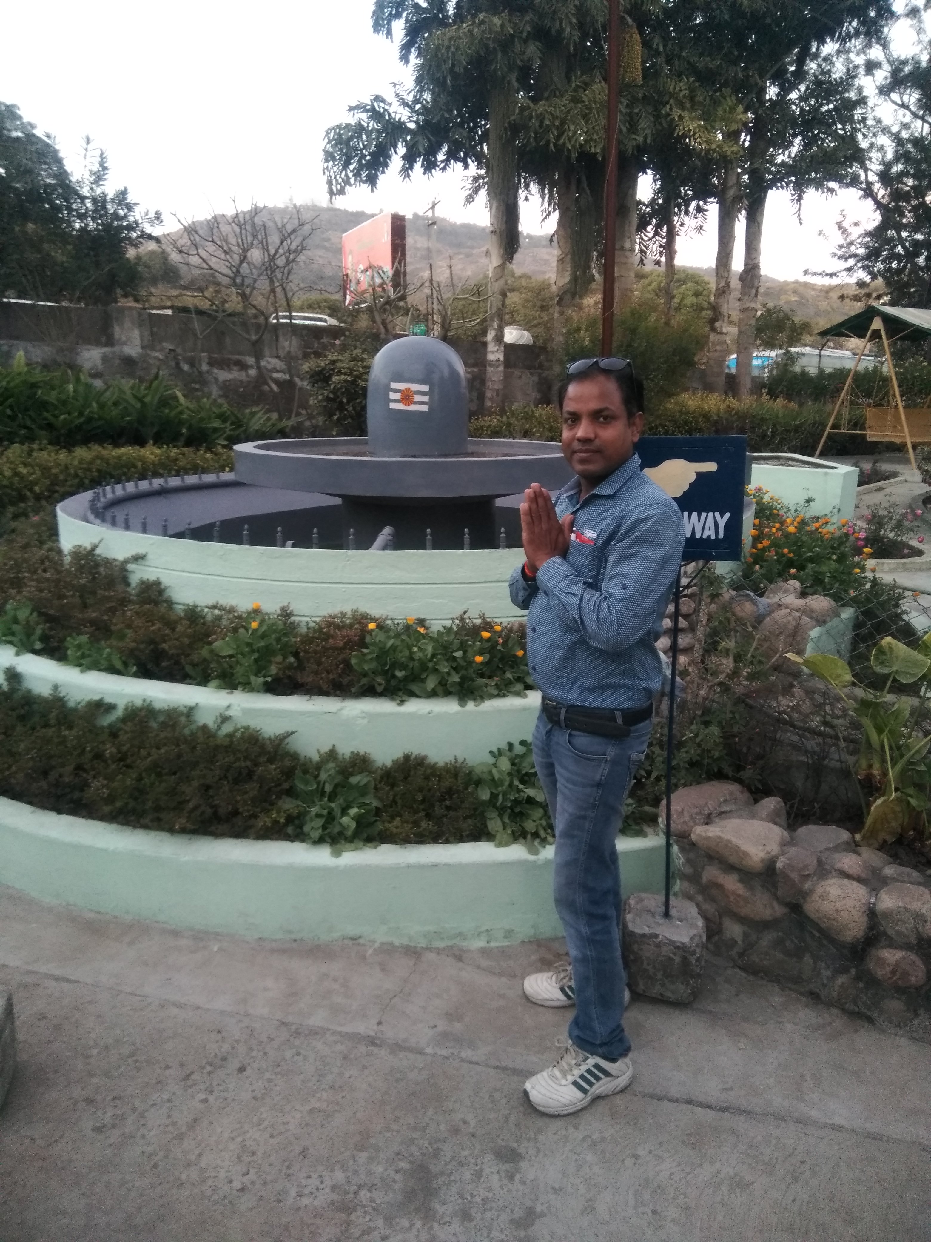 Dr Ashish Sen